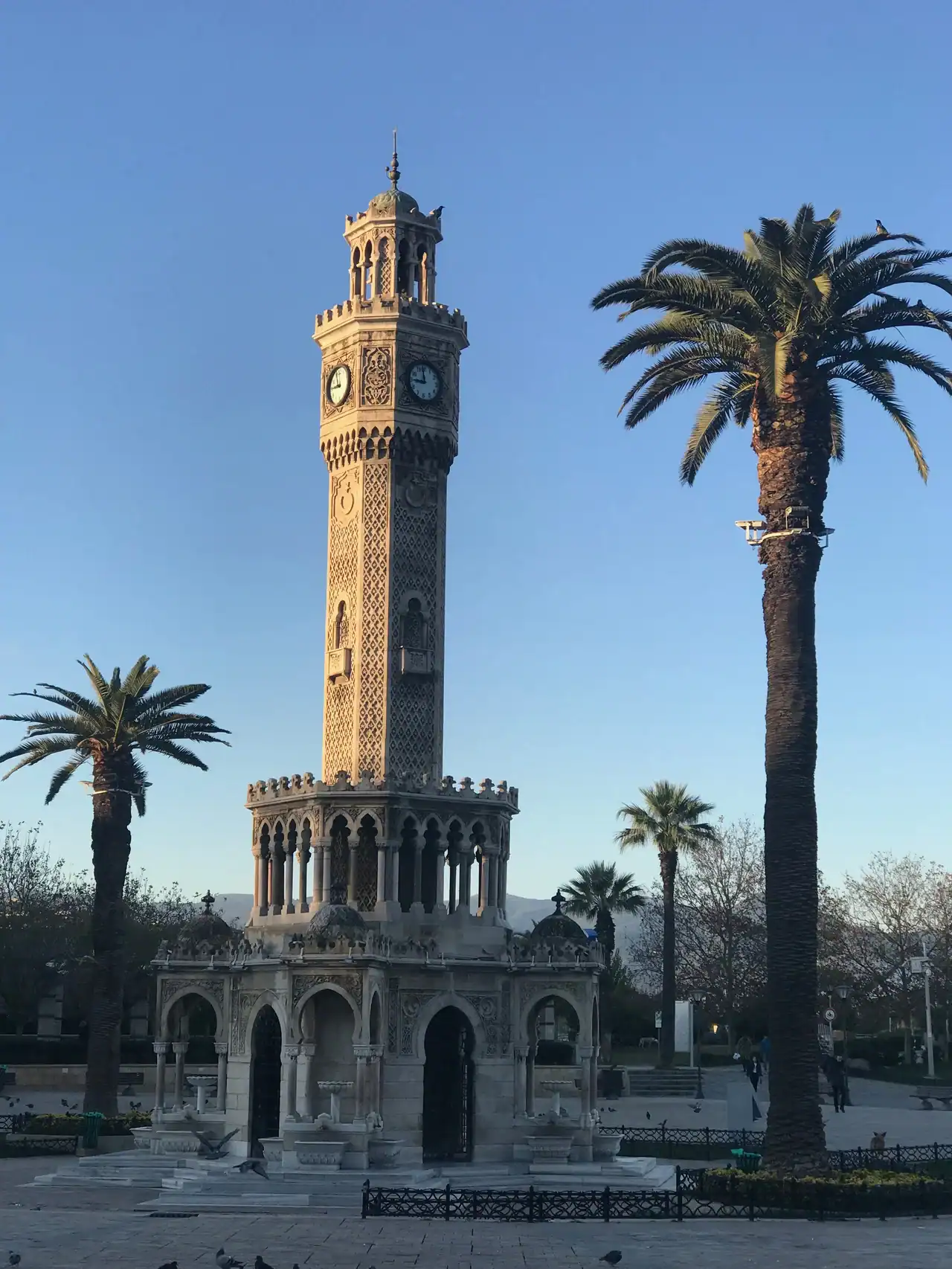İzmir'den bir görünüm - Saat Kulesi