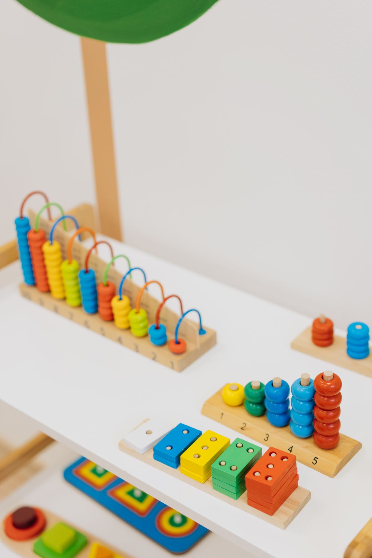 Ahşap Montessori eğitim materyalleri